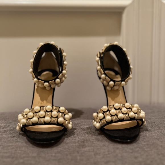 Christian Louboutin Tudor Sandal with  pearls - Picture 5 of 6